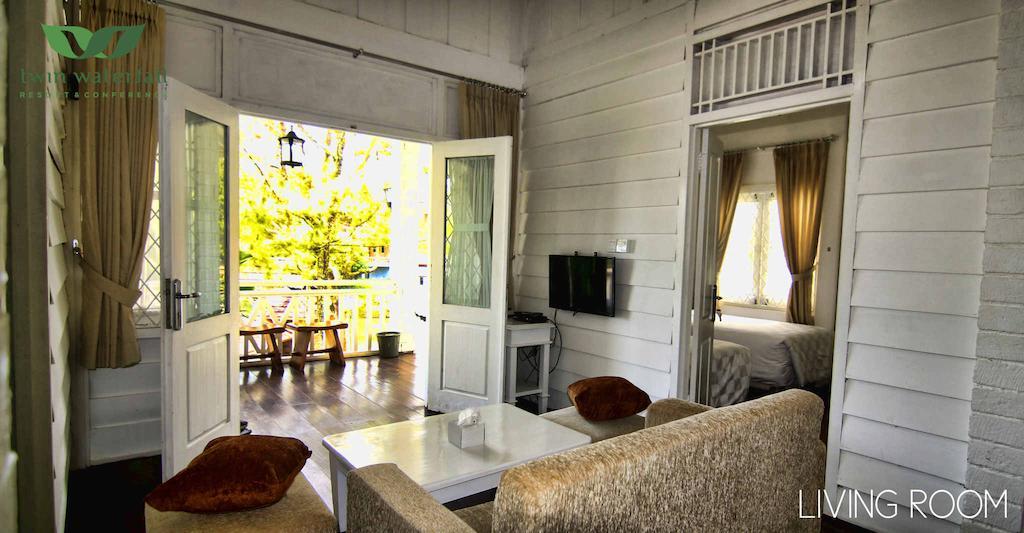 Marbella Twin Waterfall Resort Ciater Extérieur photo